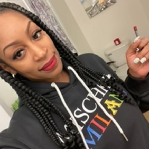 Meet your Posher, Tonieka - Picture 1 of 1